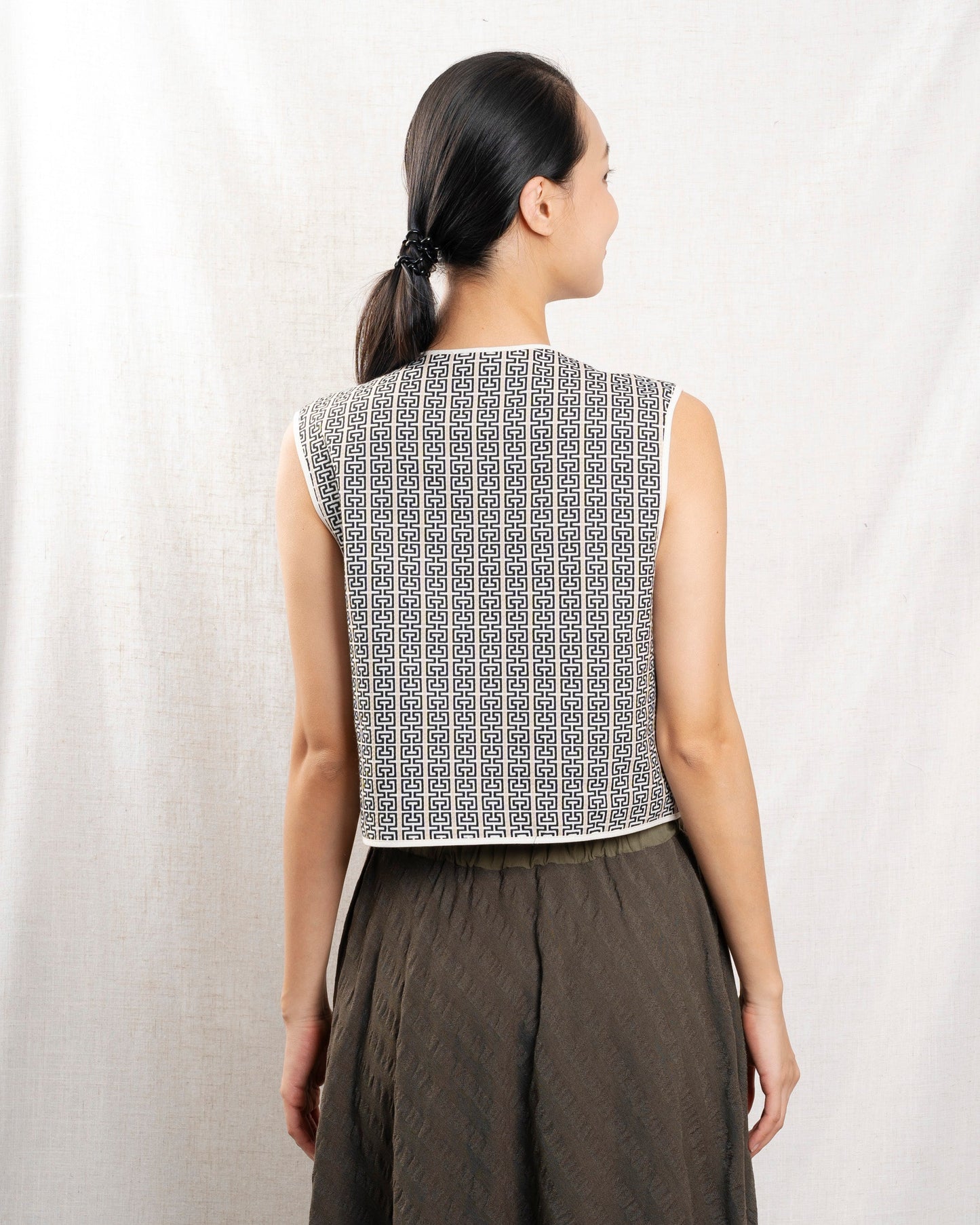 Maria de la Orden | Vienna Vest in Navy Houndstooth Wool Beige-Maze
