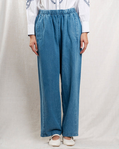 LUCIE NICOLE | Premium Lightweight Stretch Denim Jeans - Blue