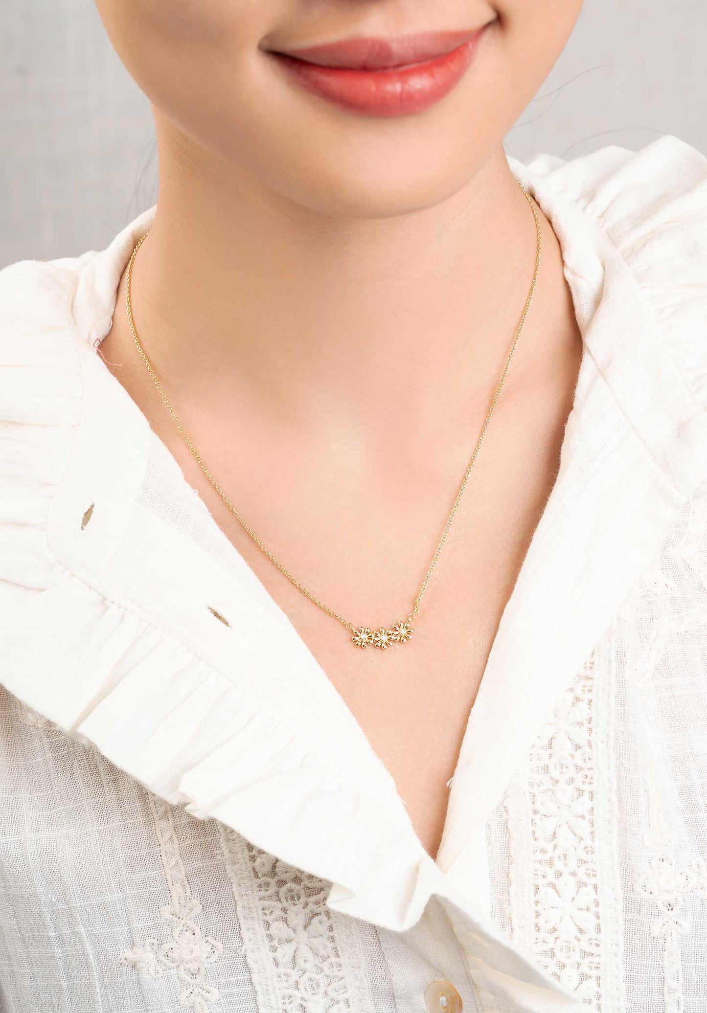 Necklace 3 Flow Necklace Gold