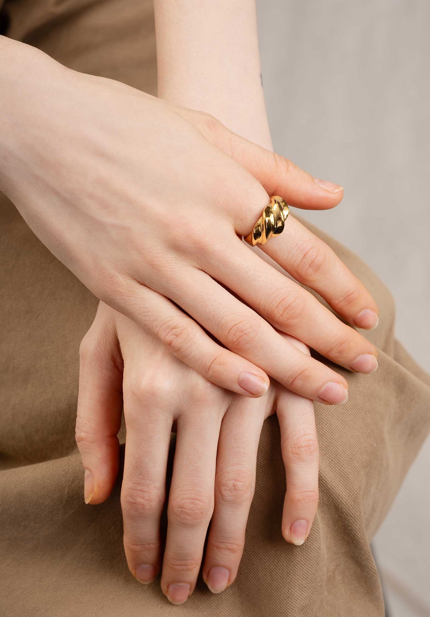 LES CLEIAS | Tressia Ring Gold - Sculptural Gold-Plated Band