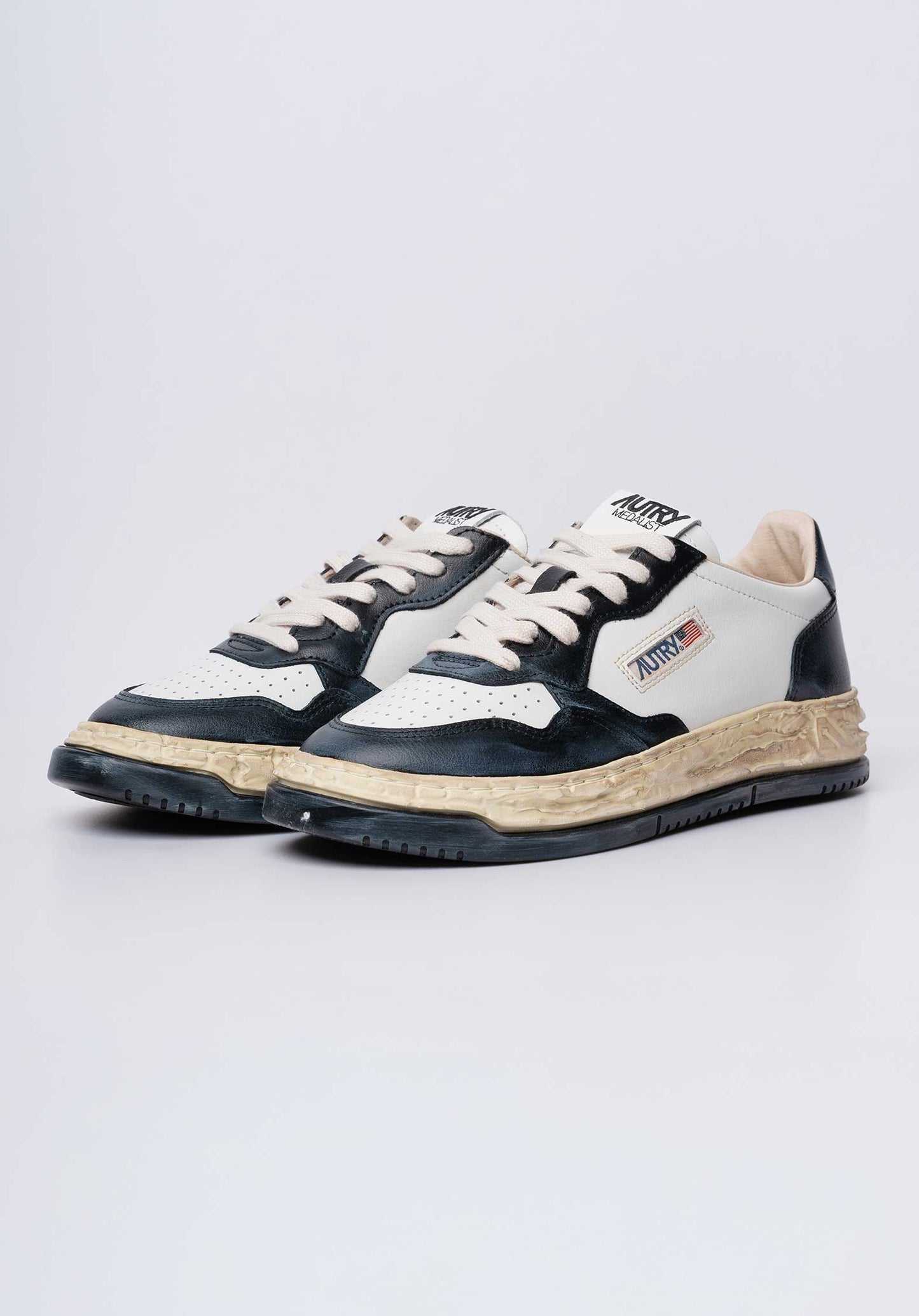 Autry | Medalist Low x Mihara Yasuhiro - White Leather Sneaker White-Black