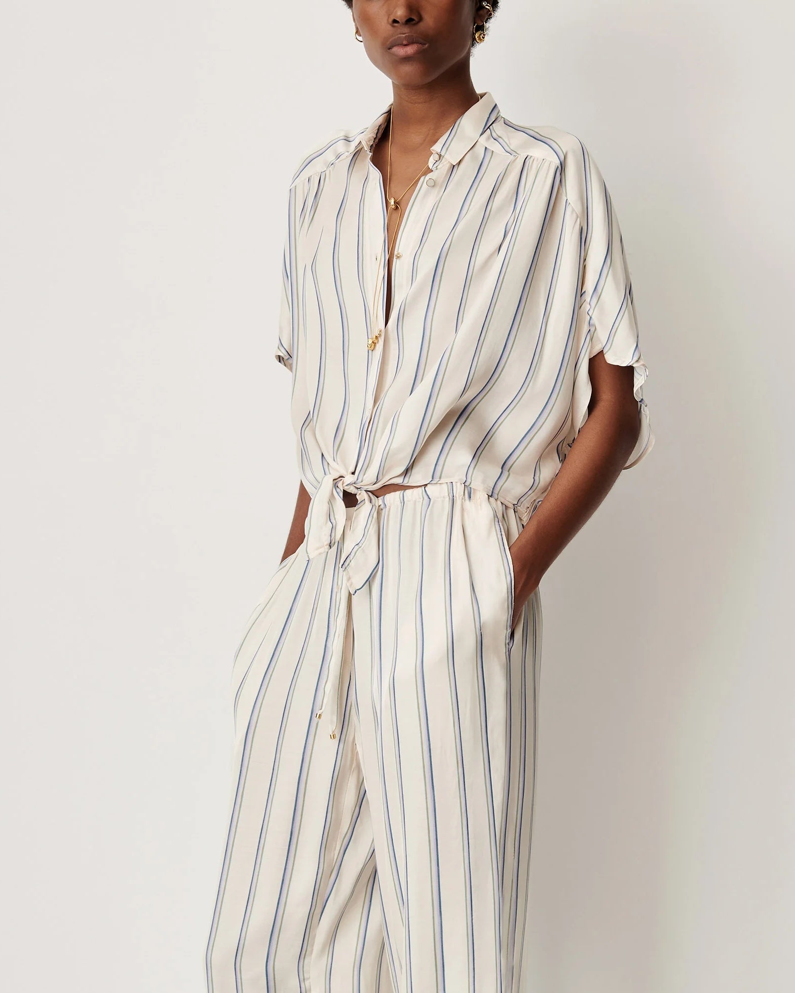 SESSUN-115 ALFANCY-WHIATELIER_01.jpg