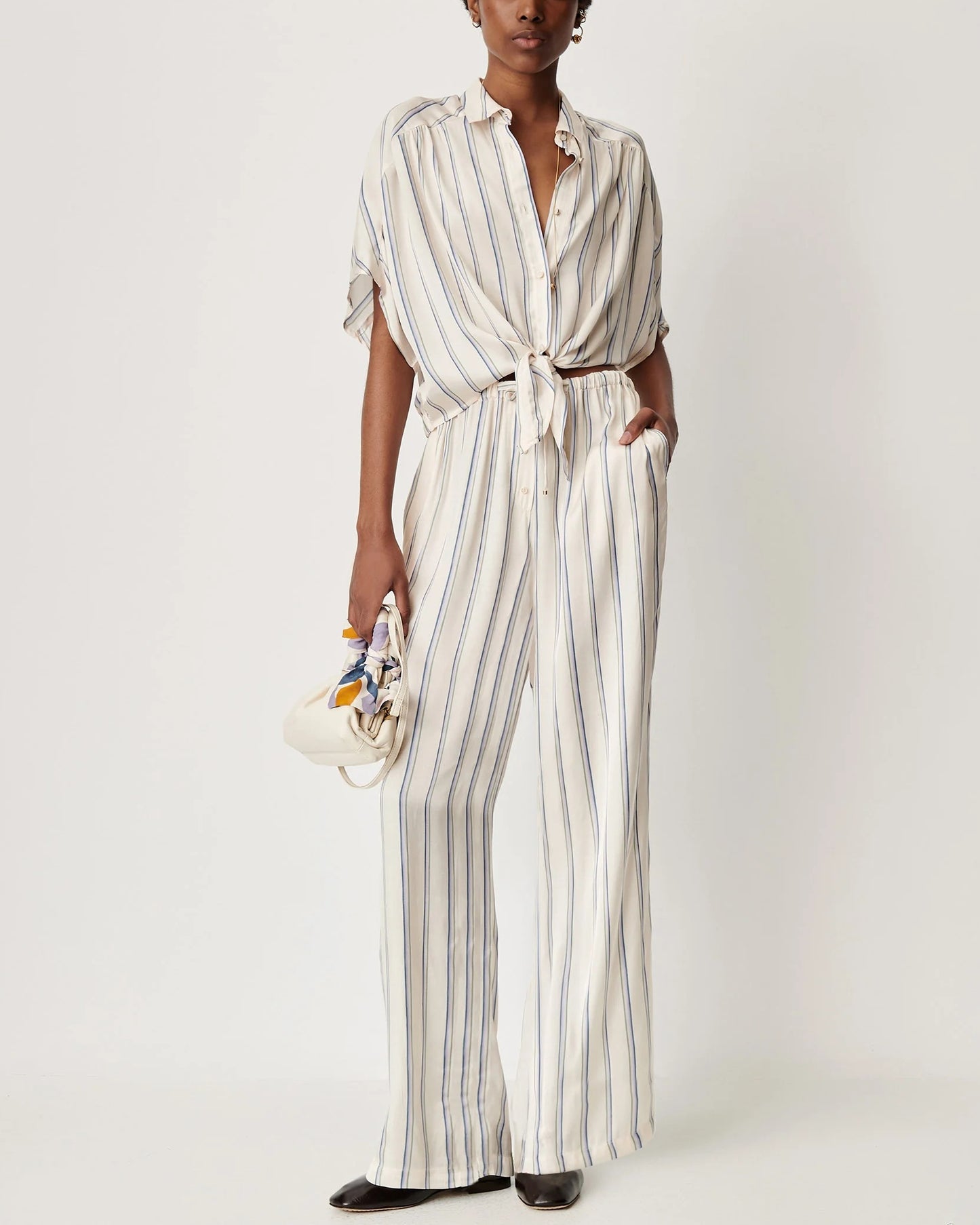 SESSUN-115 ALFANCY-WHIATELIER_02.jpg