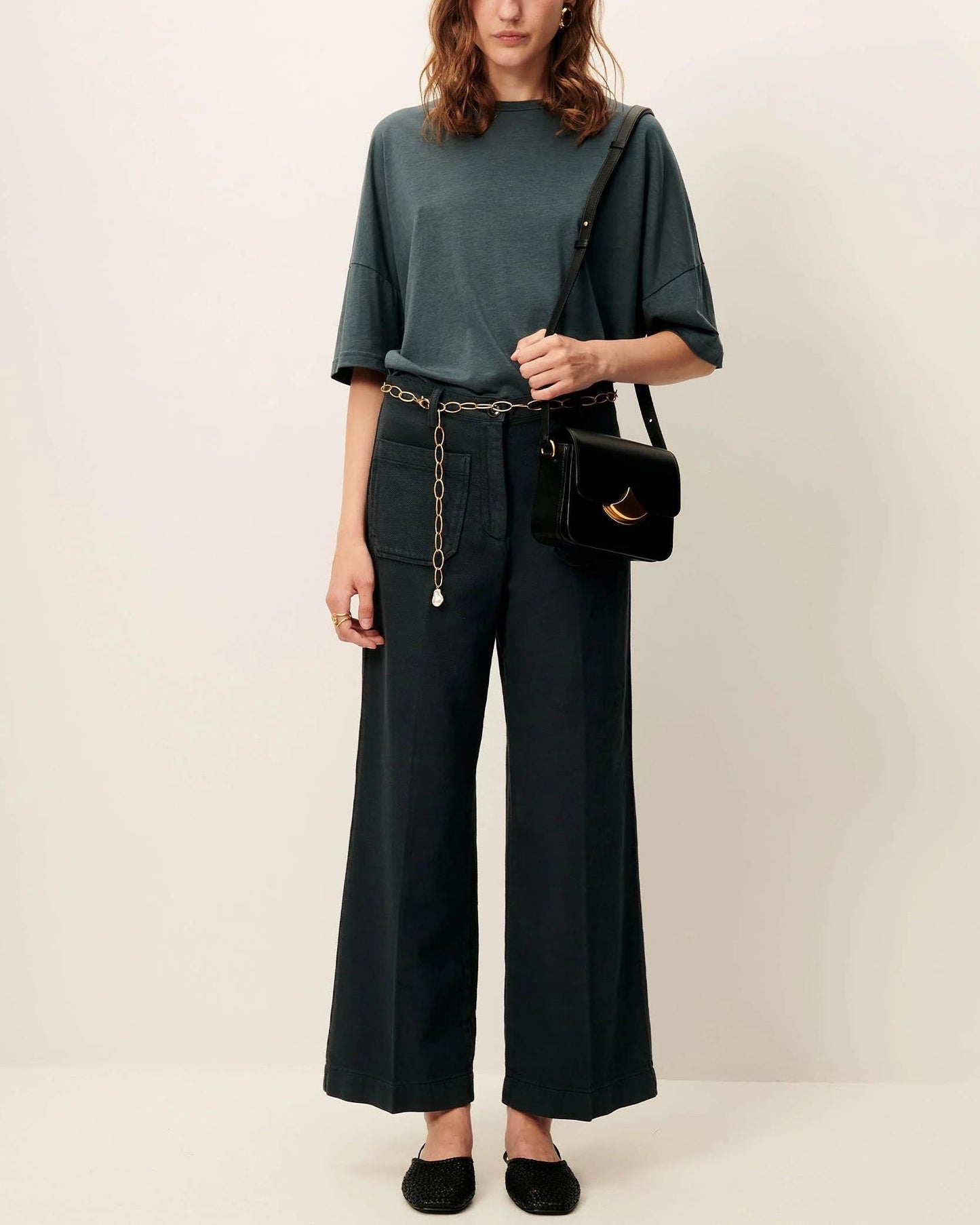SESSUN | Hendrick Straight Trousers in Smoke-Green