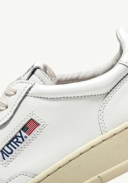 Autry | Medalist Low LL Sneaker - White & Beige Suede White-White