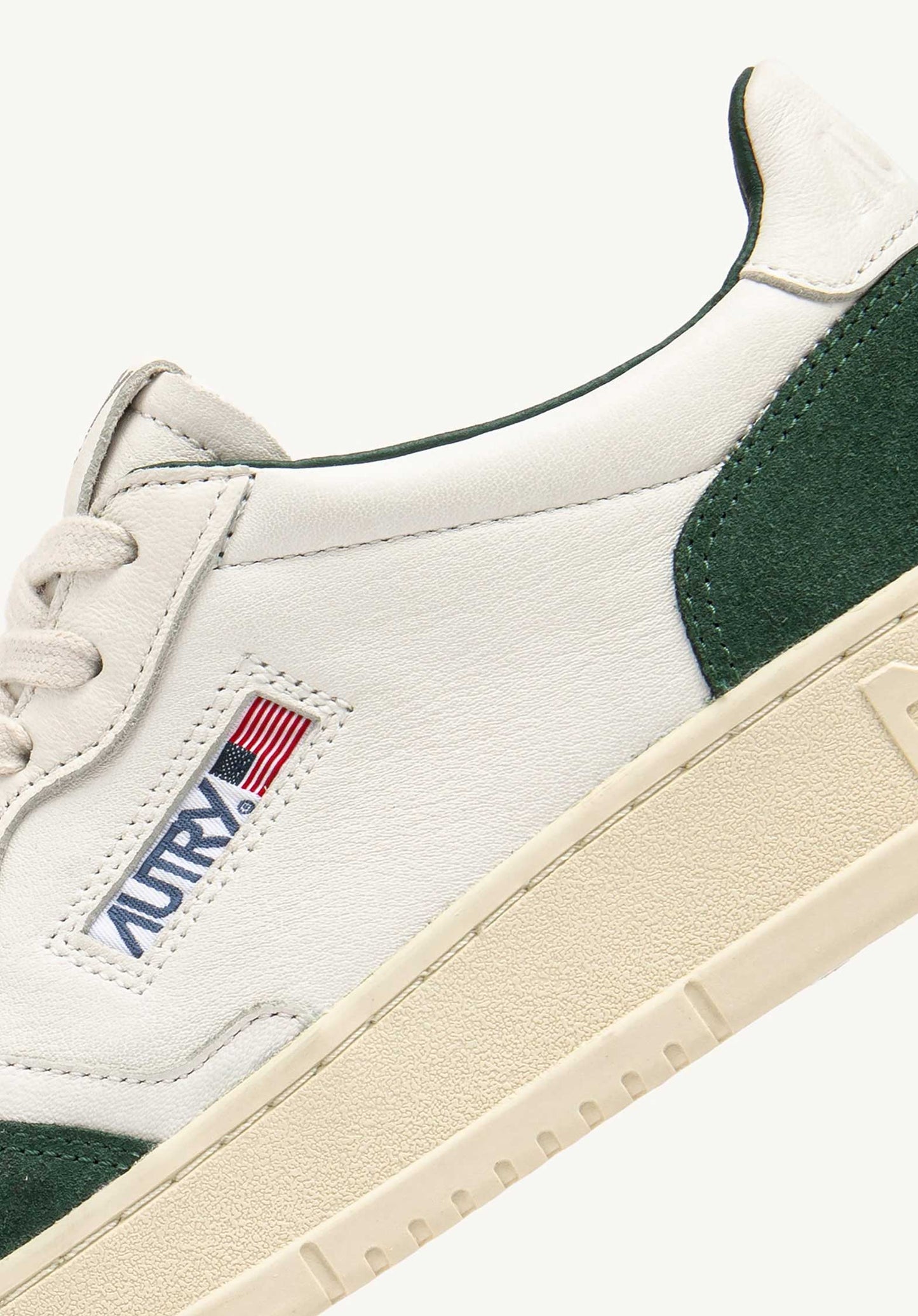 Autry | Medalist Low Sneaker - White & Green White-Green