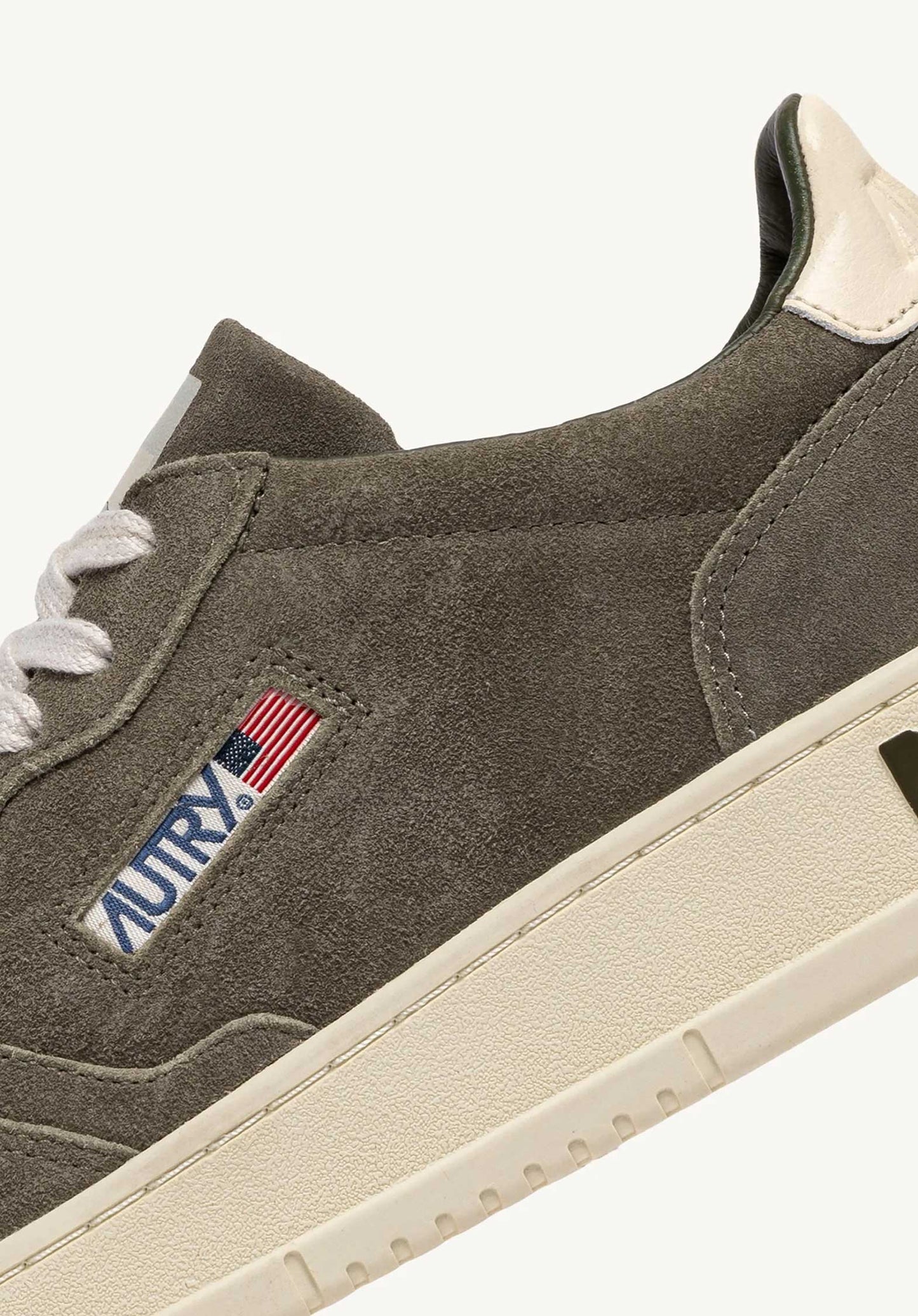 Autry | Medalist Low Sneaker - Mistletoe-White