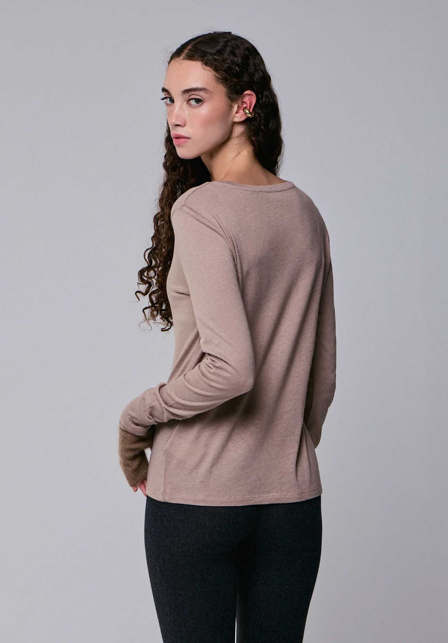 Majestic | Second-Skin Cashmere Blend Crewneck Tee - Desert