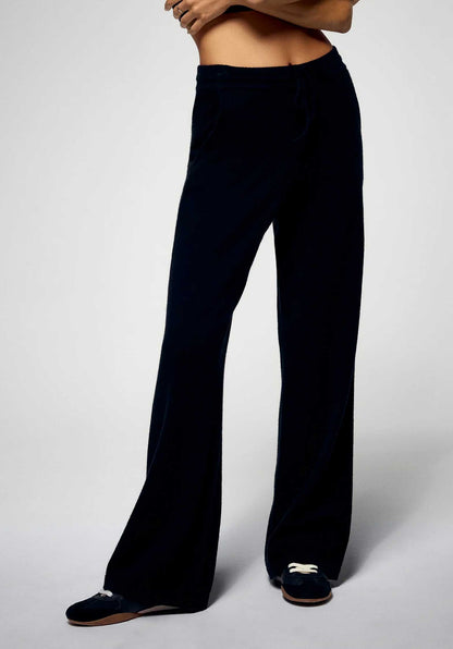 From Future | Cashmere Wide Jogger - Embroidered Heart Pocket Noir