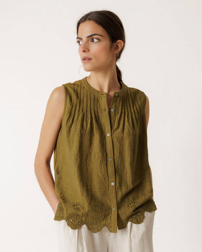INDI&COLD | Pleated Dobby & Slub Tee with Lace Hem