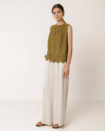 INDI&COLD | Pleated Dobby & Slub Tee with Lace Hem