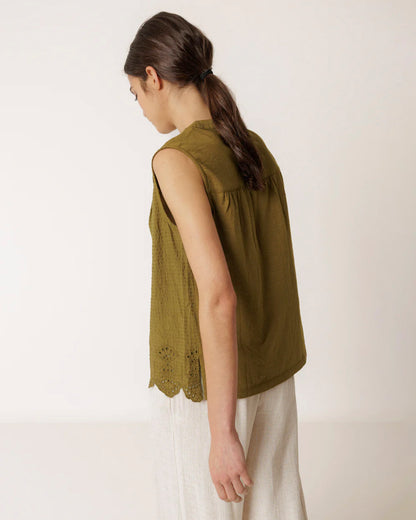 INDI&COLD | Pleated Dobby & Slub Tee with Lace Hem