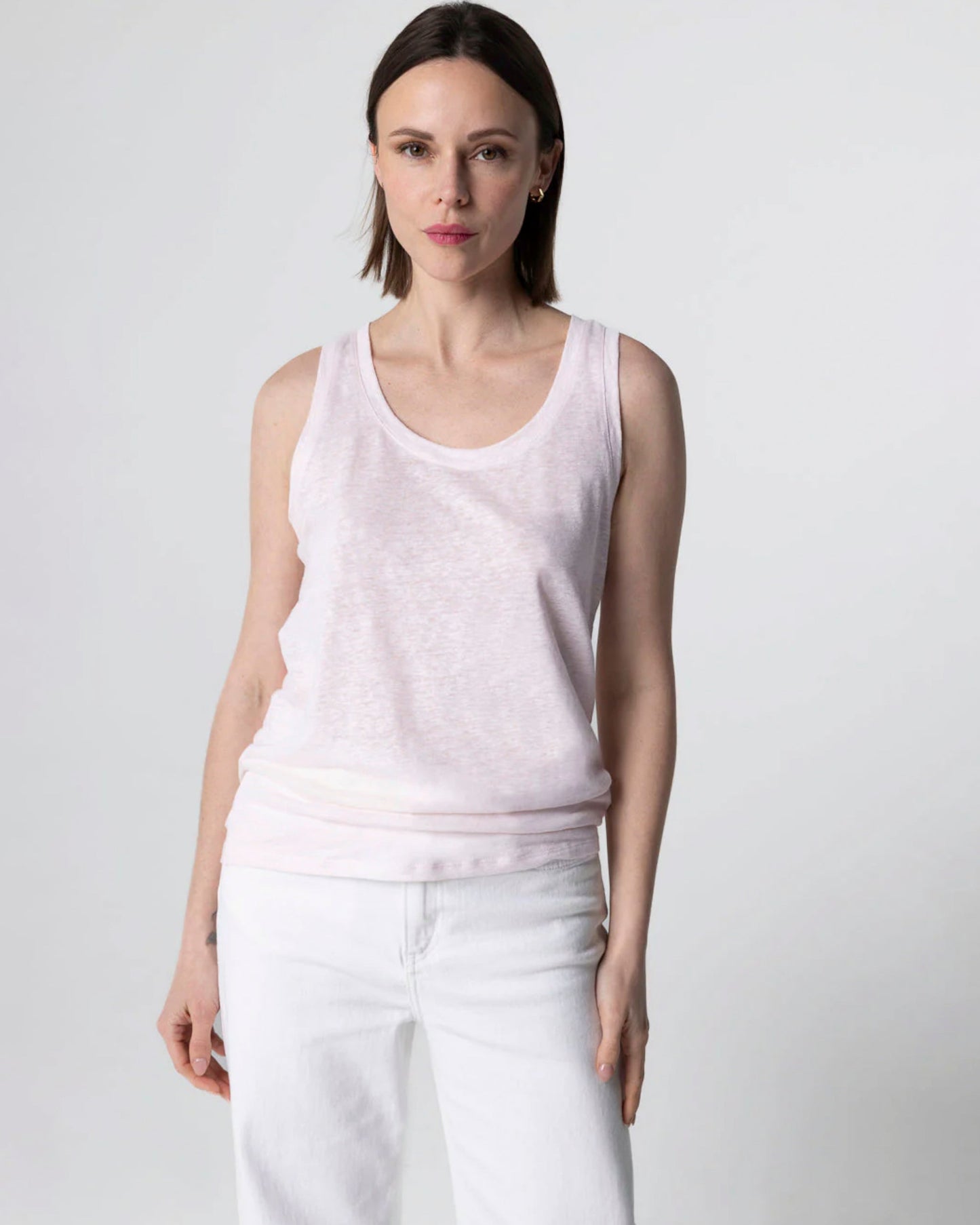 Majestic | Fitted Linen Tank - Cool Touch Crewneck Eau-De-Perie
