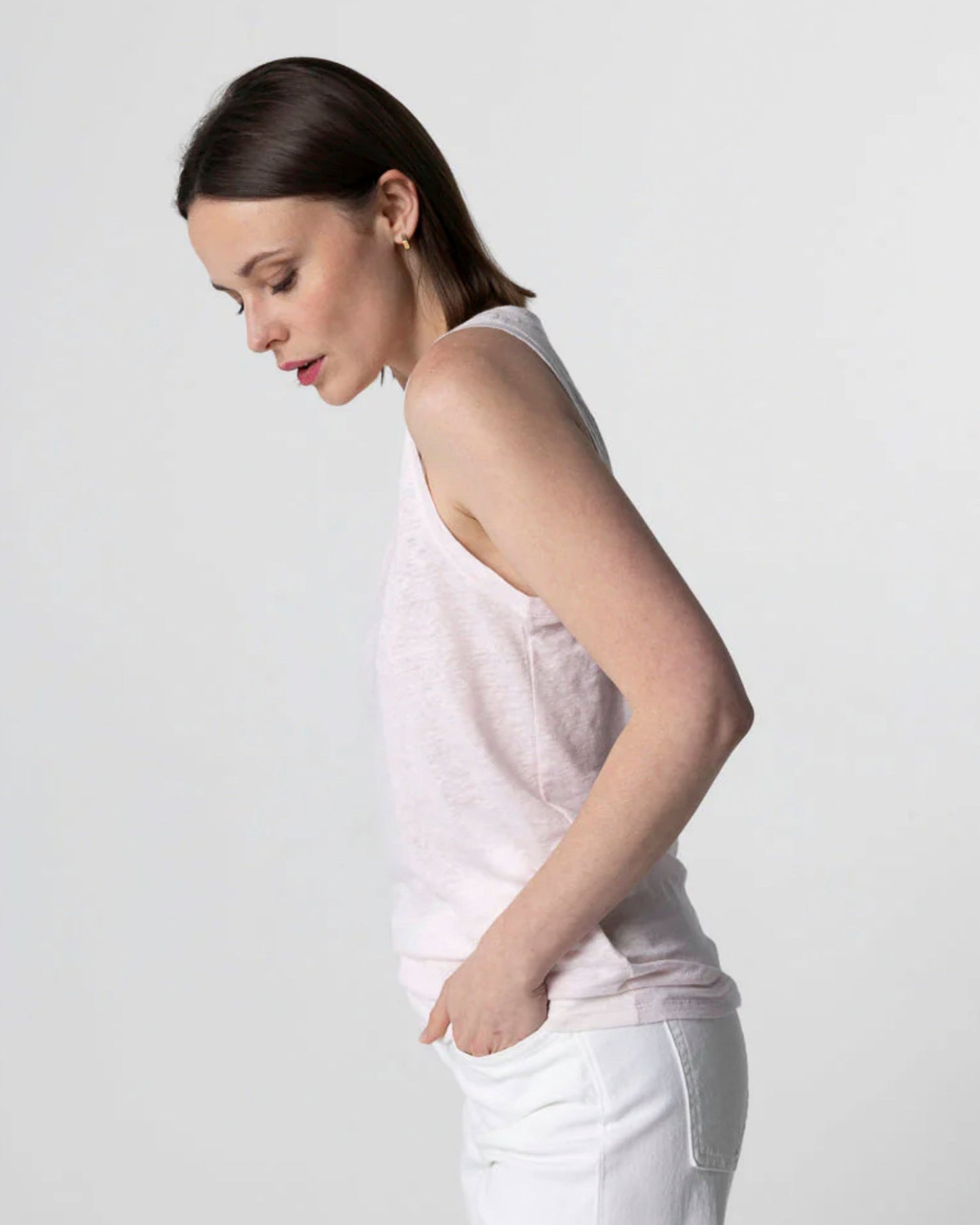 Majestic | Fitted Linen Tank - Cool Touch Crewneck Eau-De-Perie