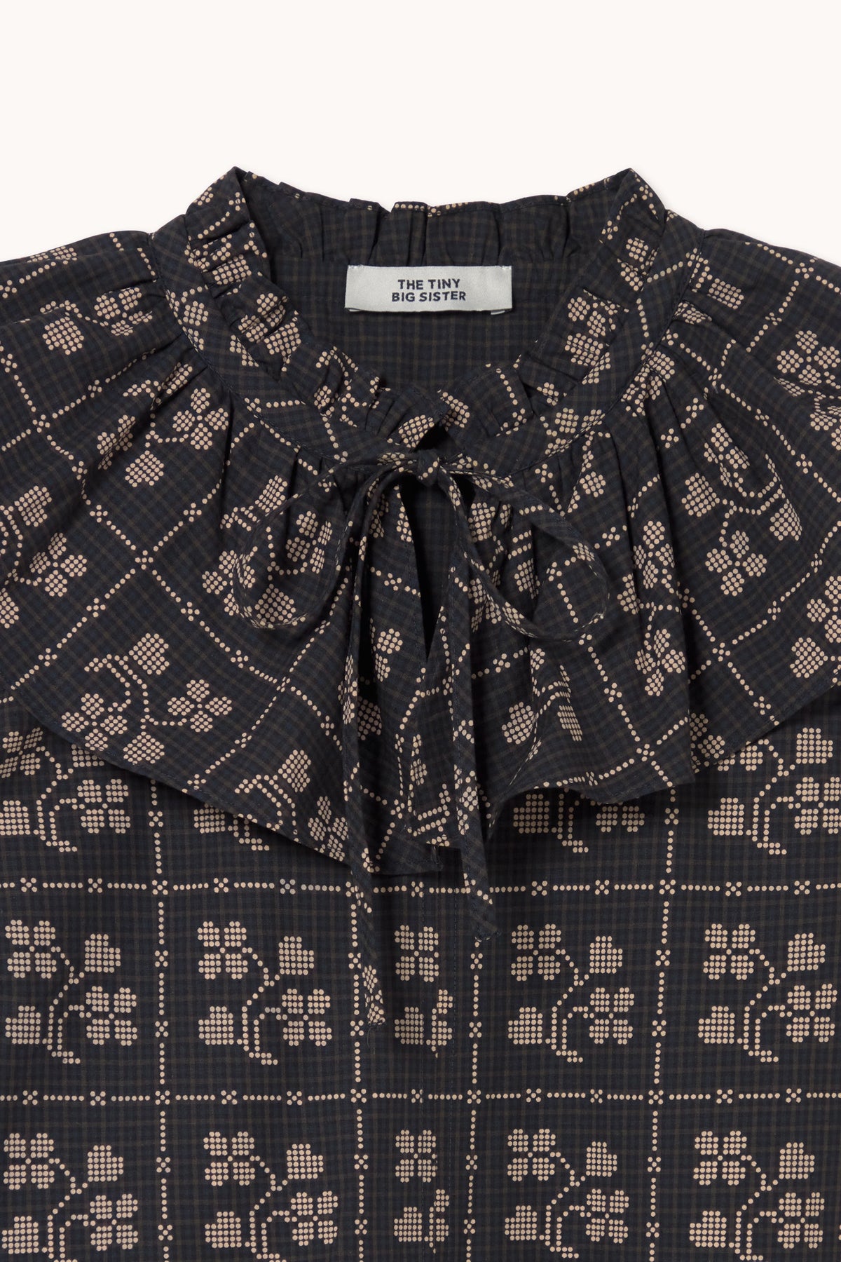 THE TINY BIG SISTER-669 DOTS FLOWERS BLOUSE-NAVY_03.jpg