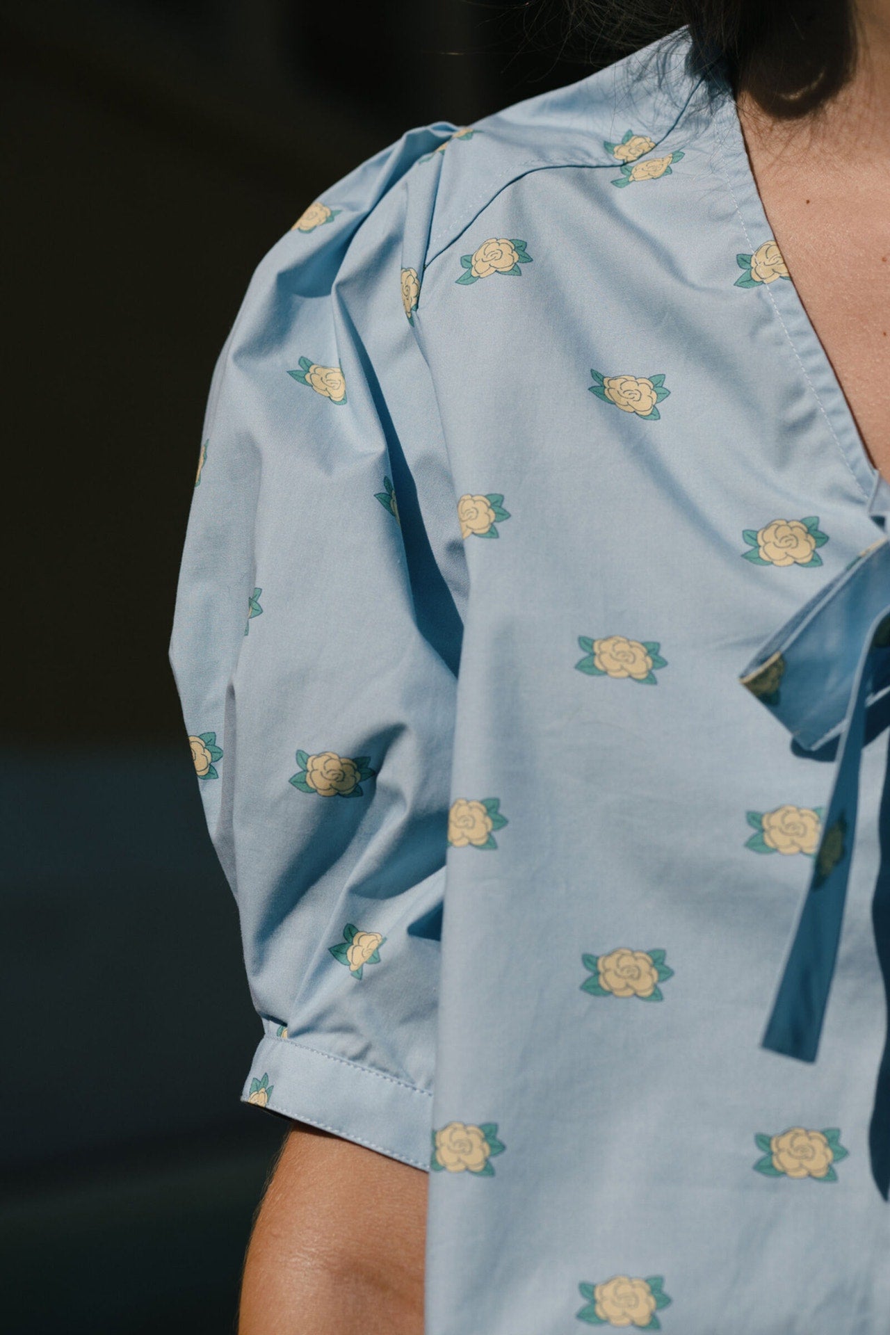 THE TINY BIG SISTER | Blouse Flowers Bow Blou - Crisp Cotton with Puffy Sleeves