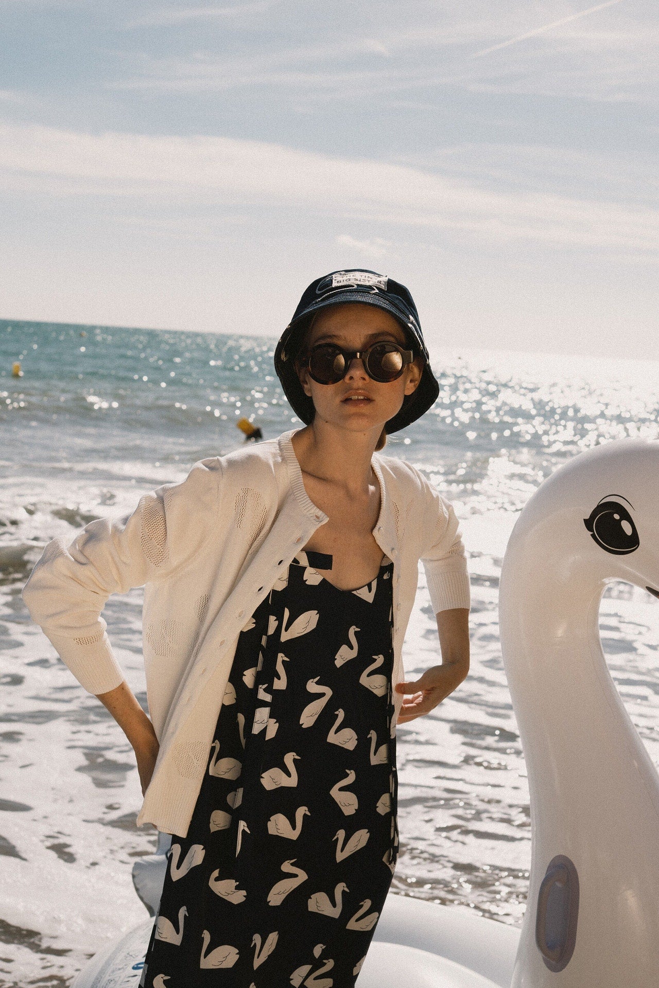 THE TINY BIG SISTER-669 SWANS LARA CARDI-OFF WHITE_07.jpg