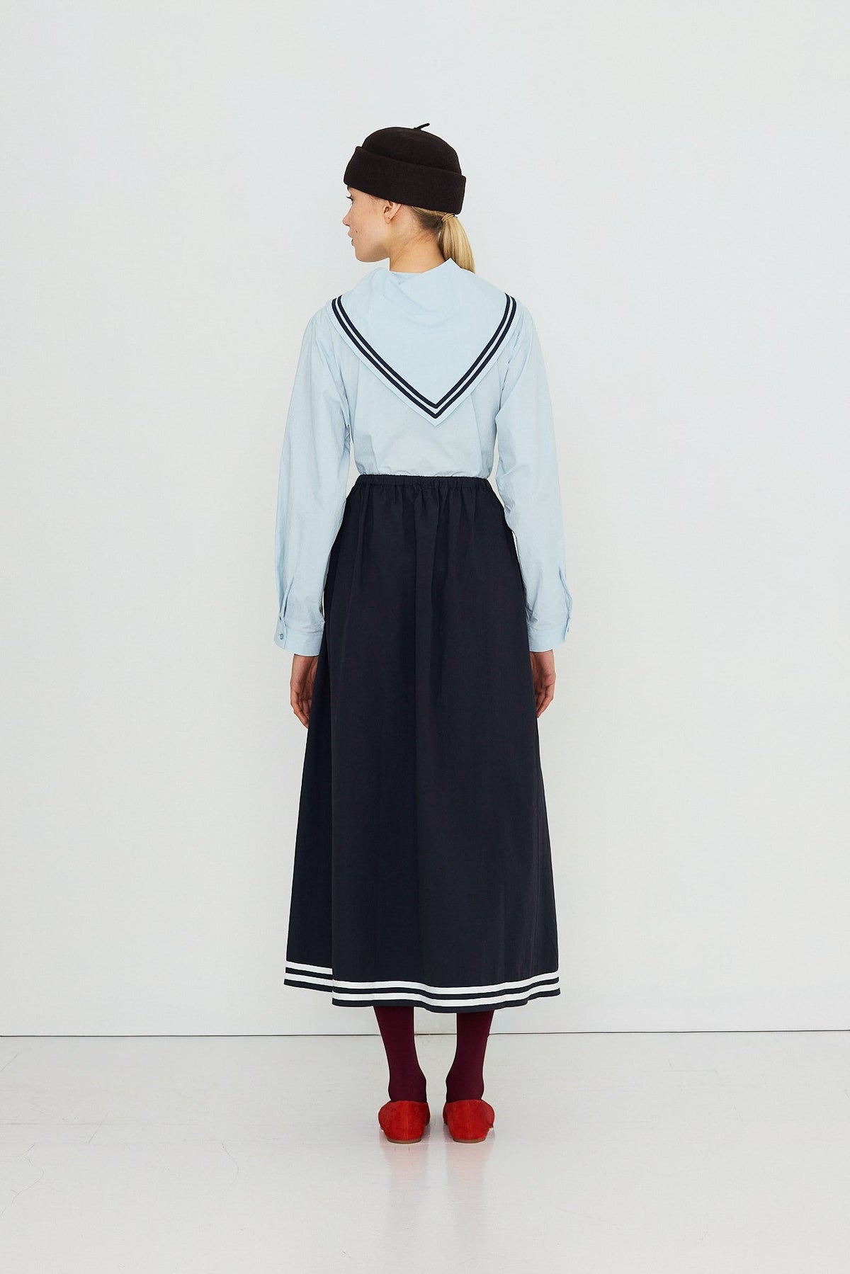 THE TINY BIG SISTER-669 VOLUME SKIRT-NAVY_05.jpg