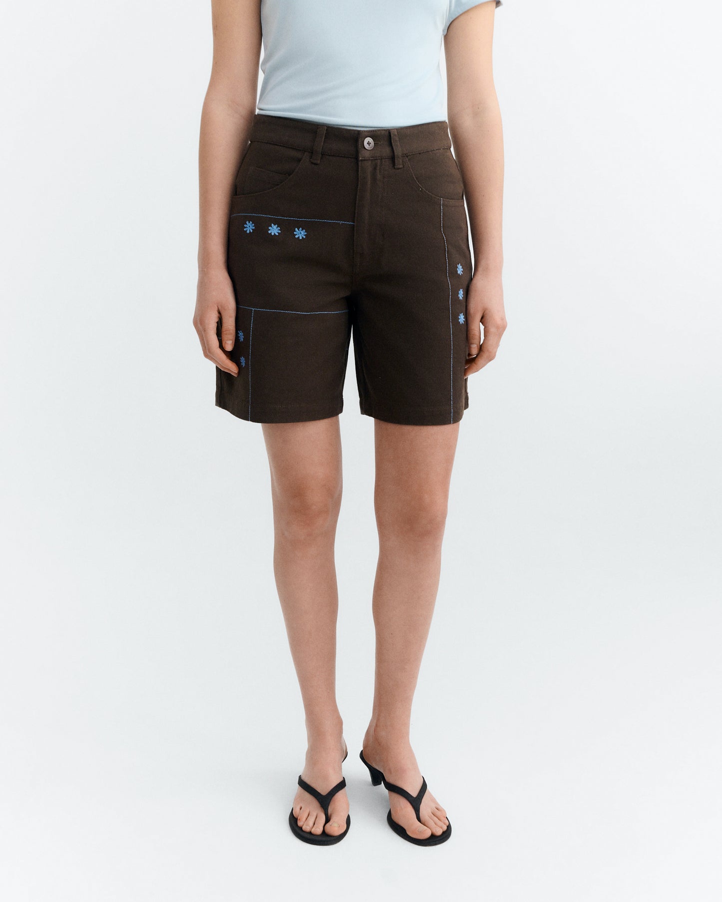 THINKING MU-469 LUISA WOOD-BROWN_02.jpg