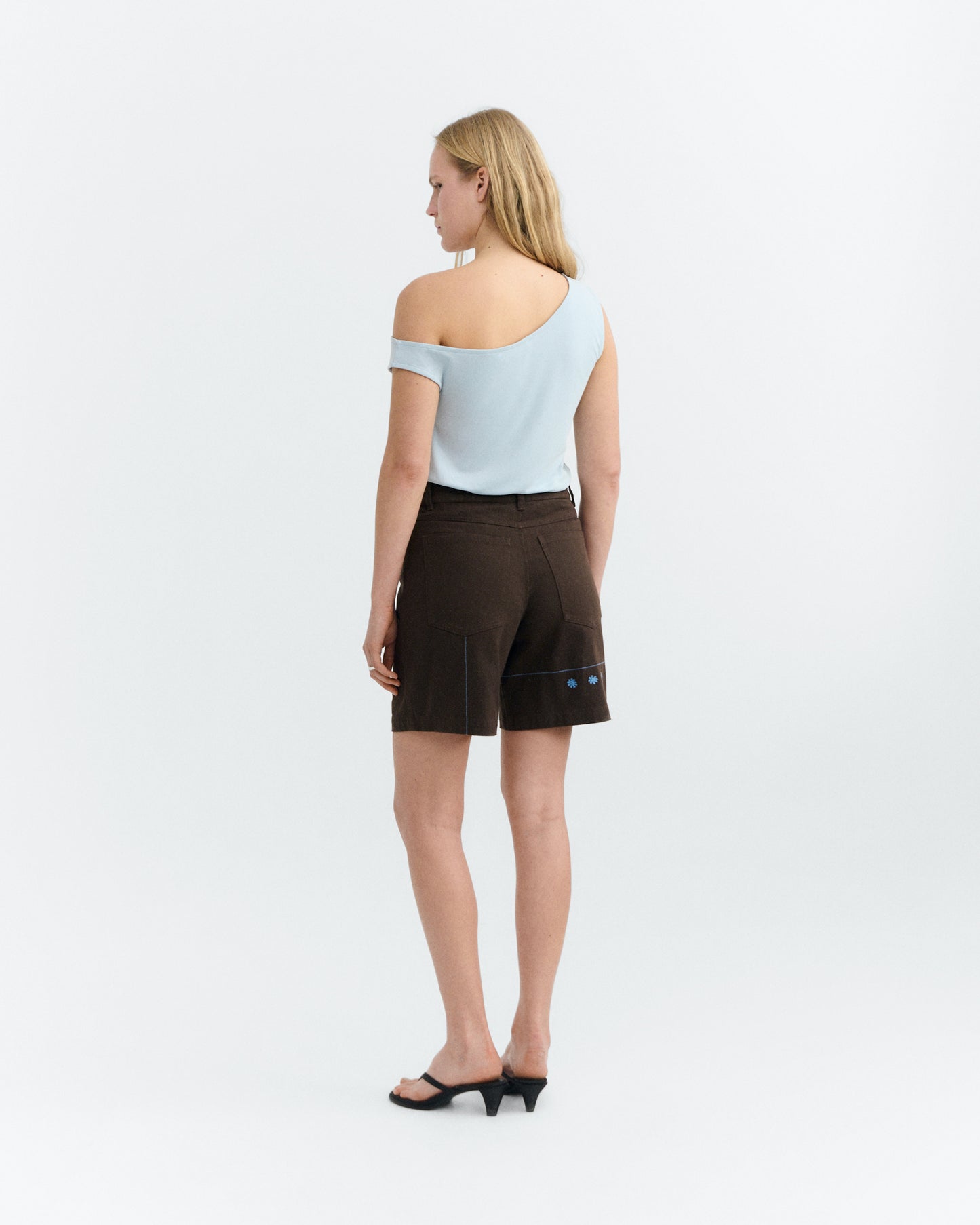 THINKING MU-469 LUISA WOOD-BROWN_04.jpg