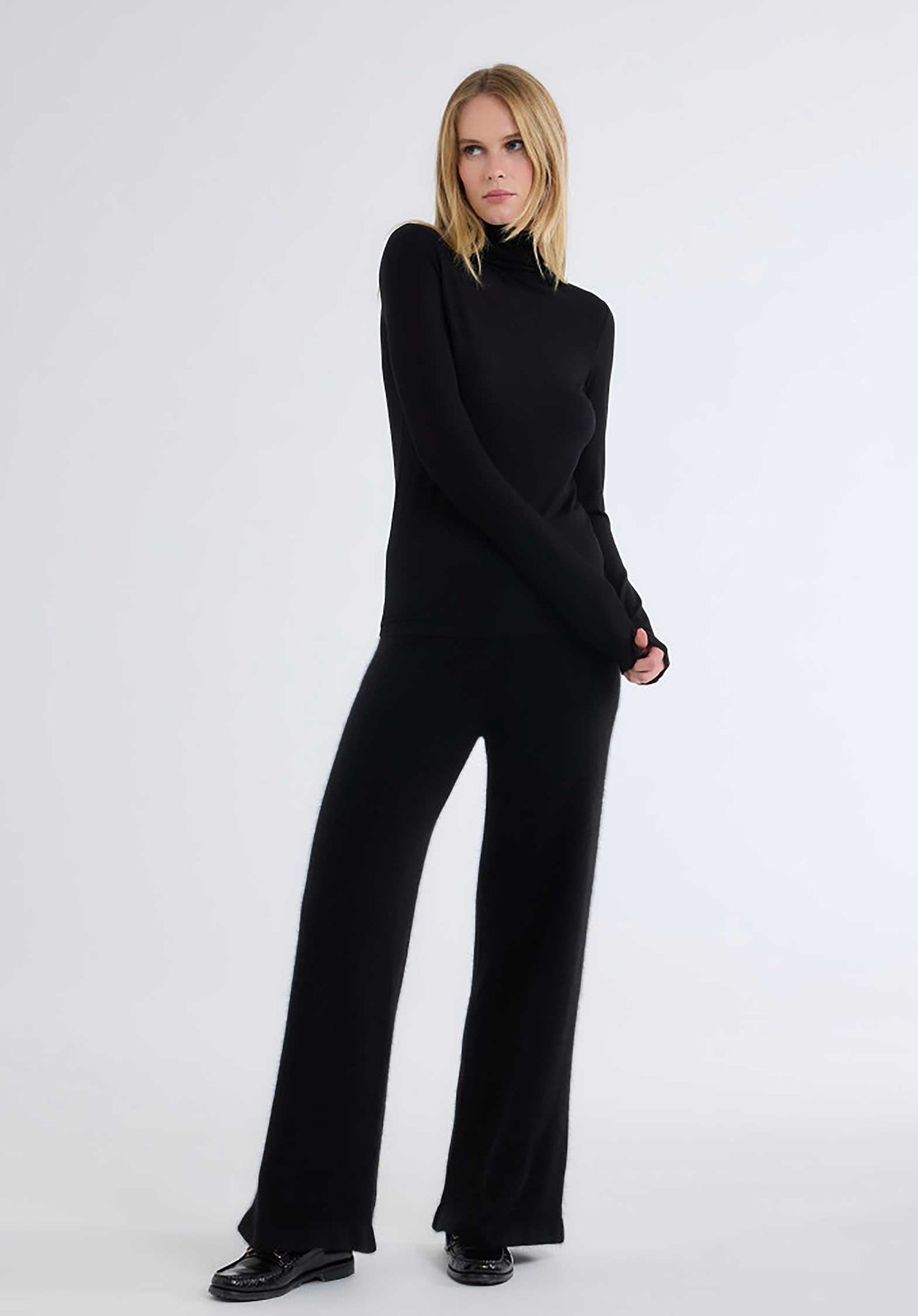 Majestic | Second-Skin Turtleneck - Black